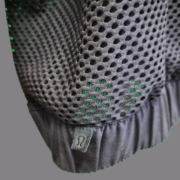 Lululemon Mesh On Mesh Pop Over Black - Picture 8 of 9